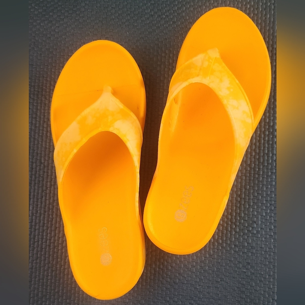 Bzees Flip Flop Rubber Thong Sandal
